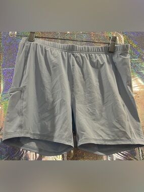 Lilly Pulitzer Luxletic Shorts Light Blue Size 4 NWT